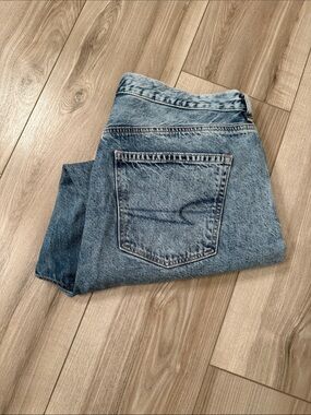 🦅American Eagle Outfitters Light Blue Mom Jeans - 16 Short